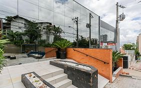 Studios novos próximos ao shopping Beira-mar #HKS